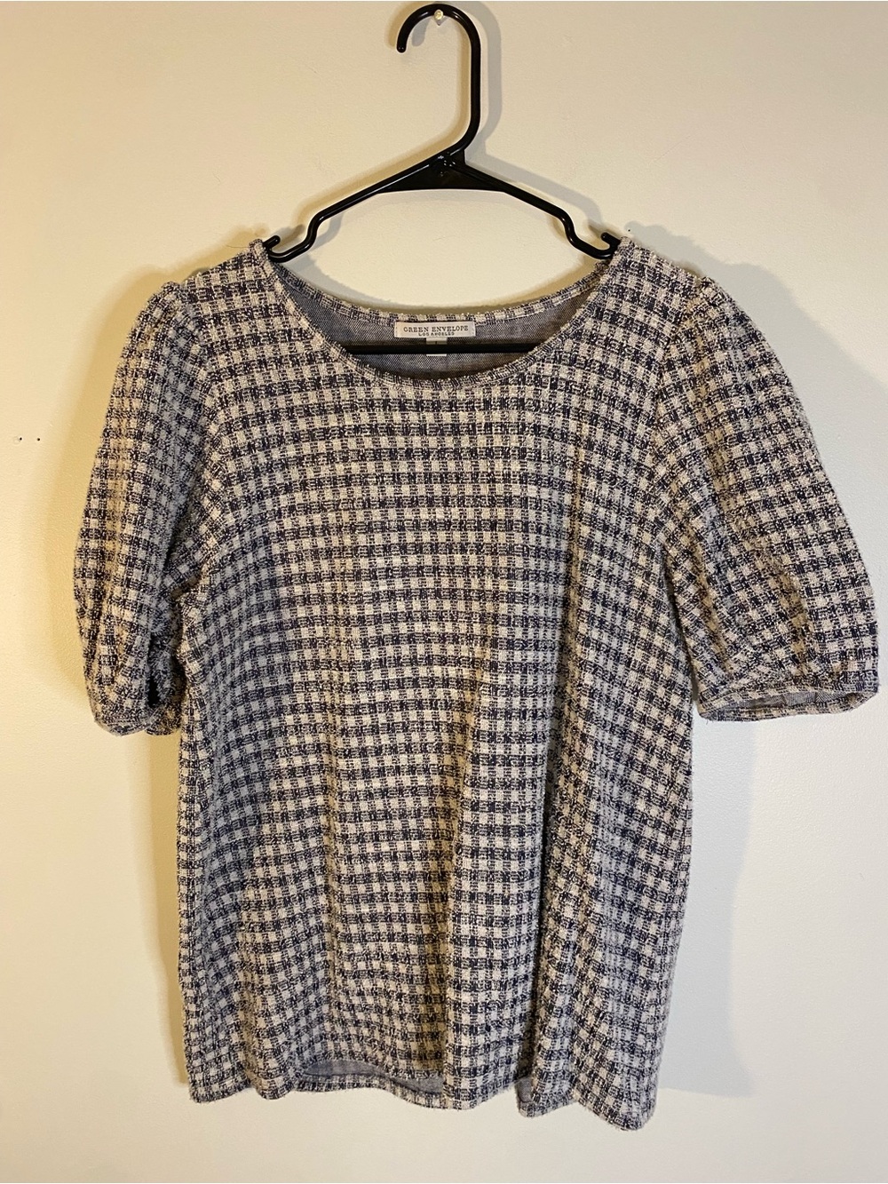 Gibson Charcoal and White Houndstooth Puff-Sleeve Top
